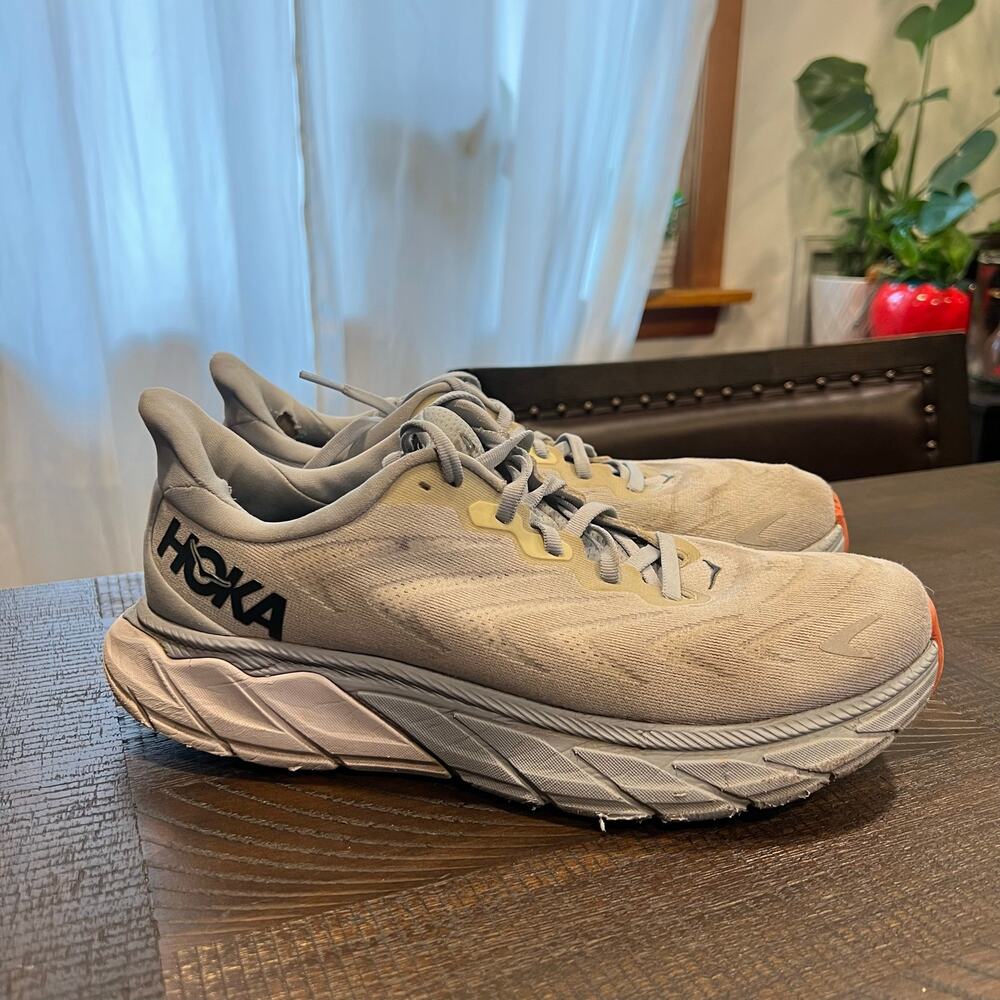 Hoka arahi 6 running shoes gray for women size 9.5 B